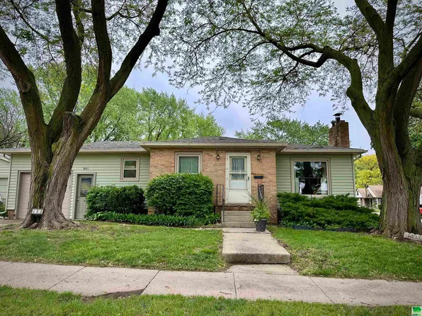 801 Northwestern Dr, Storm Lake, IA 50588