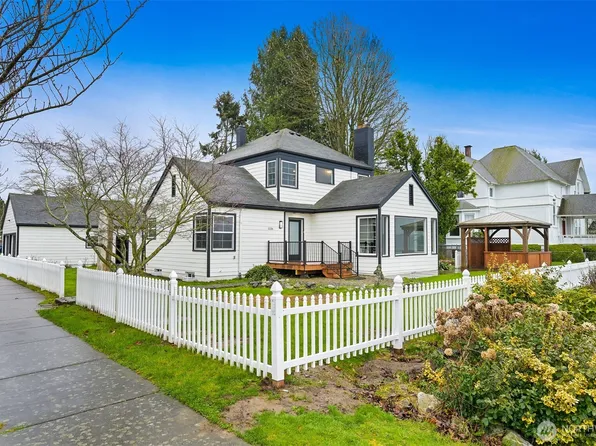 1116 Peace Portal Dr, Blaine, WA 98230