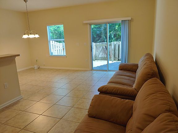 5th image of 262 Moultrie Village Ln