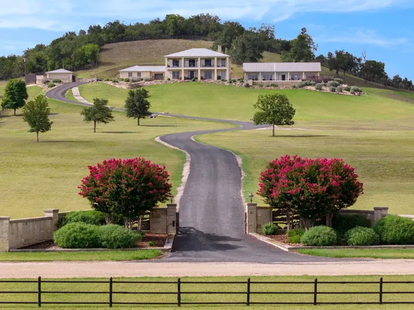 1288 Southwoods Dr, Fredericksburg, TX 78624