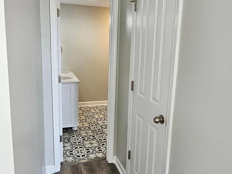 5817 Fox Point Cir — Photo 25