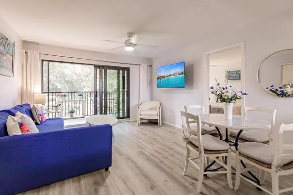 2 bed, 864 sqft, $11,400 — Photo 1
