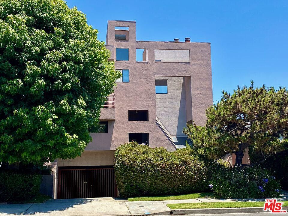 1st image of 1742 S Barrington Ave APT 3