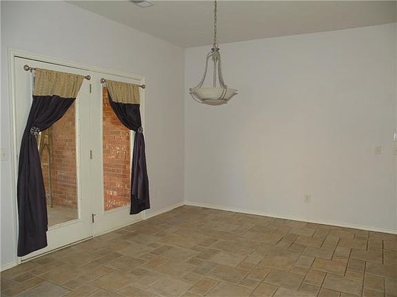 5th image of 5709 NW 127th St