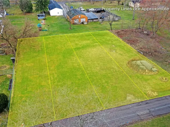 2035 Woodward Ave, Poland, OH 44514