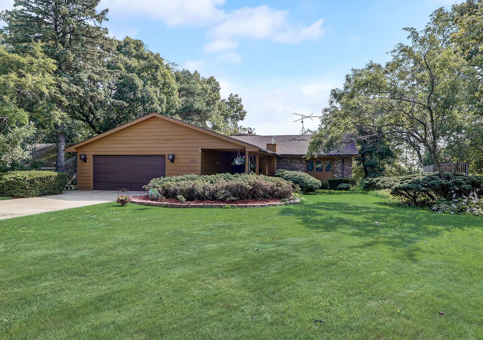2115 Alta Vista Dr, Waukegan, IL 60087 Zillow