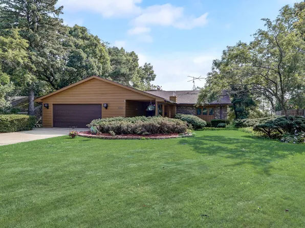 2115 Alta Vista Dr, Waukegan, IL 60087