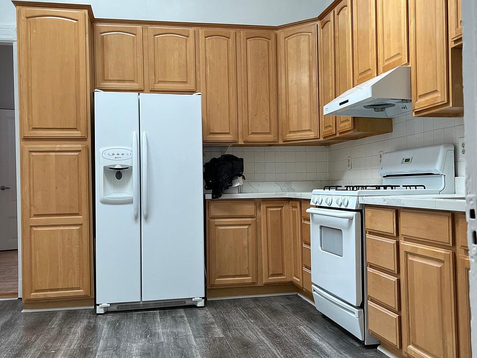 1st image of 3896 18th St