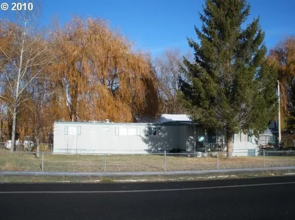 830 3rd St, Haines, OR 97833