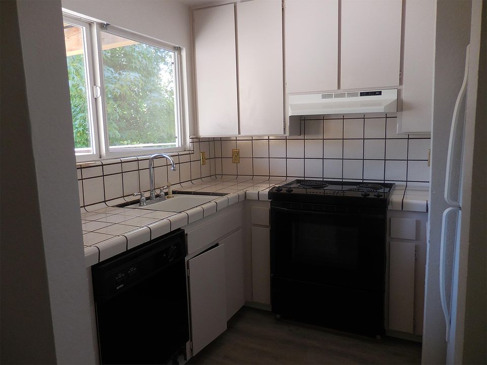 Kitchen 01