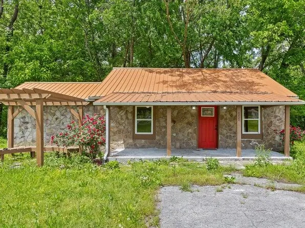 551 S Main St, Whitwell, TN 37397