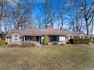 5816 Darbwood Ln, West Bloomfield, MI 48324