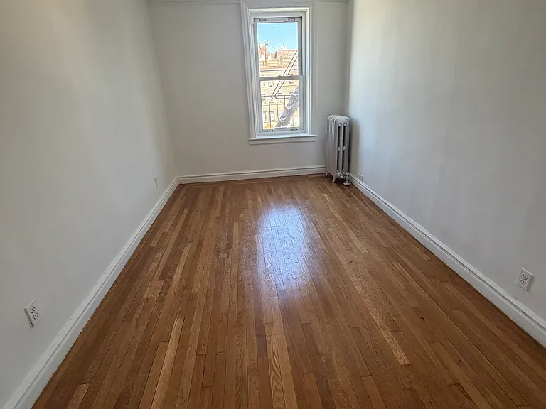 344 E 209th St #2E — Photo 2