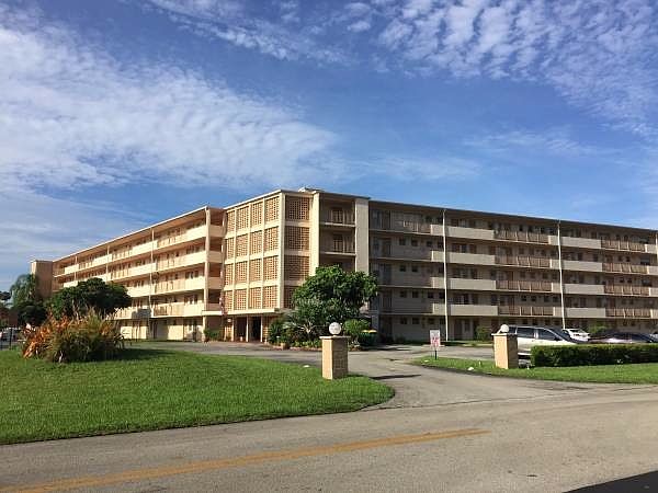 1st image of 950 Hillcrest Dr APT 307