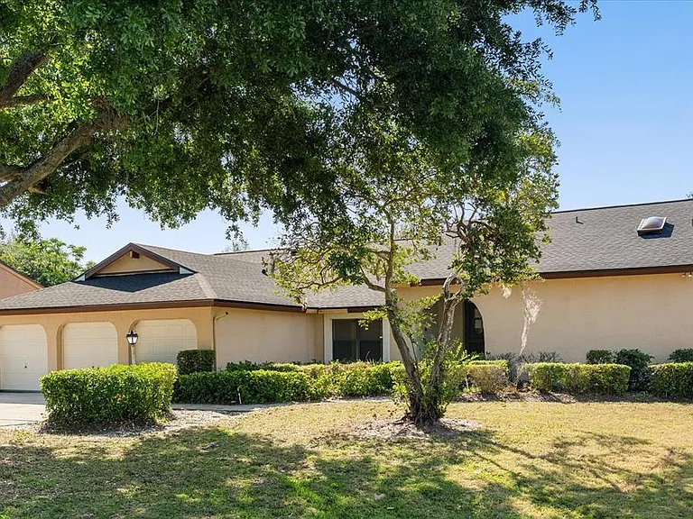 6135 Crystal View Dr — Photo 2