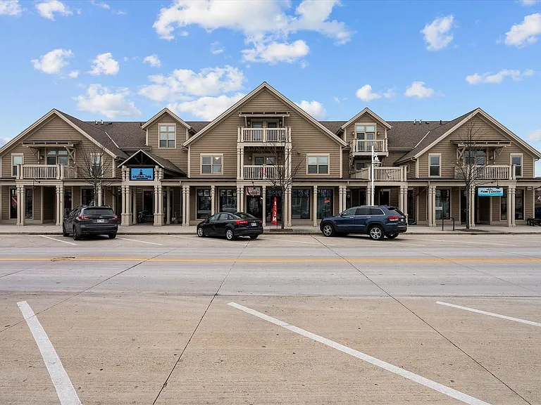650 S Pier Dr #6 — Photo 1