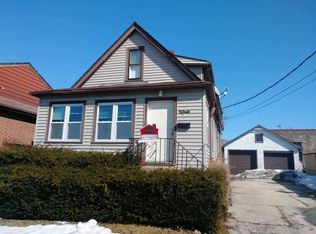 2095 Green Bay Rd, Highland Park, IL 60035