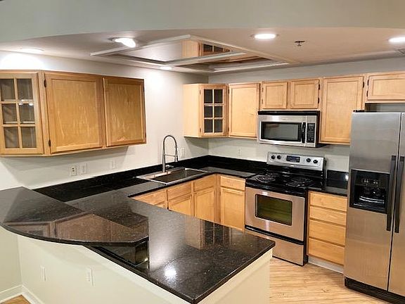 5th image of 600 Monroe Ave NW #0