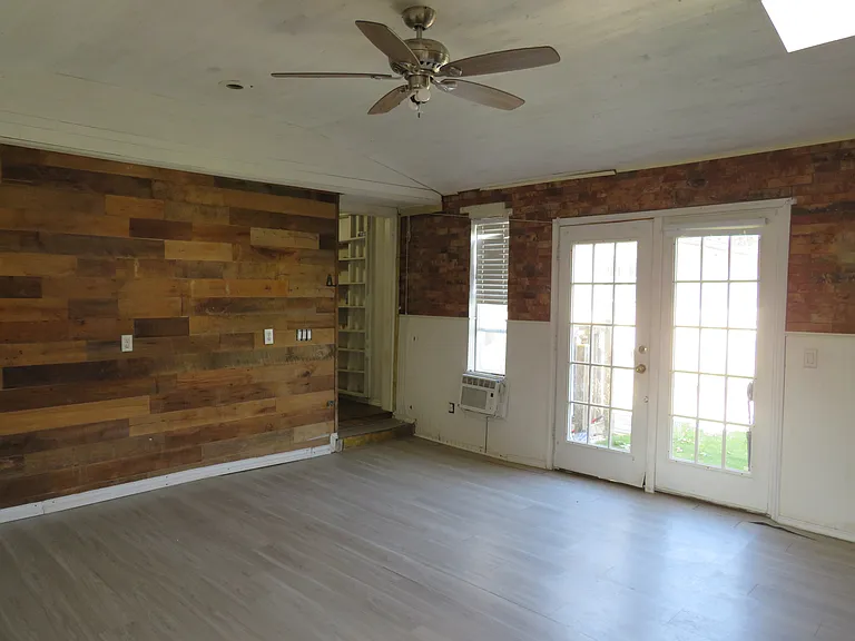 109 King Rd — Photo 6