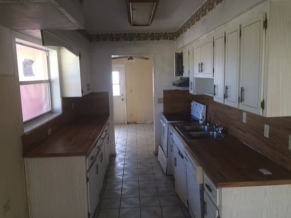 5th image of 1611 NE 39th St