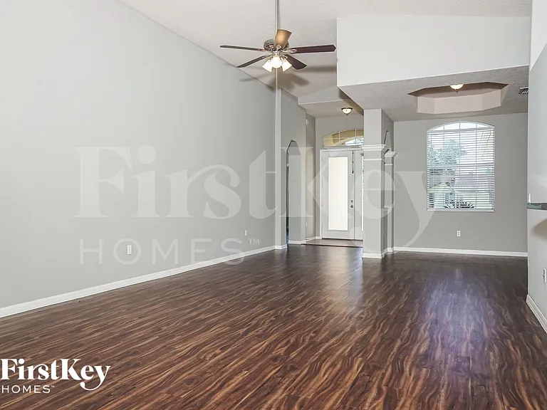 5108 Sylvania Ave — Photo 3