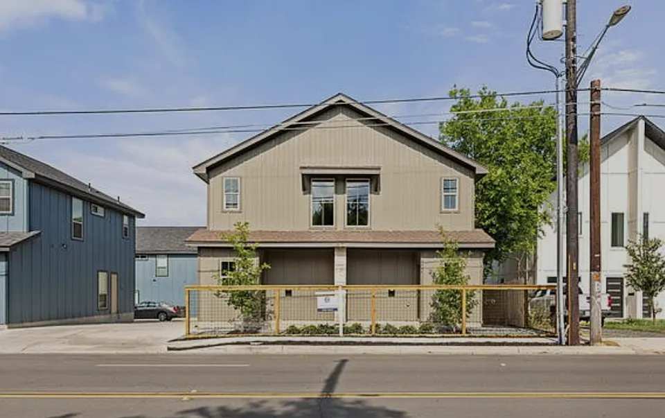 810 S Walters St #102