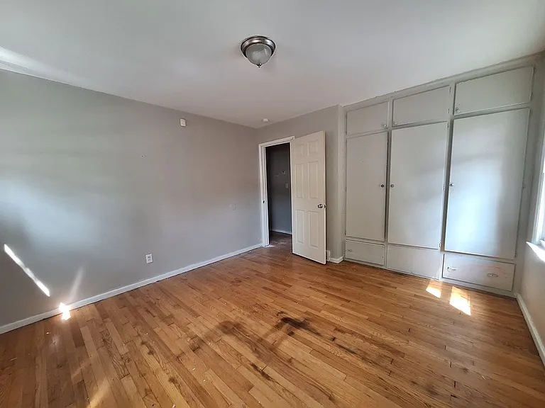 14510 Greenview Rd — Photo 12