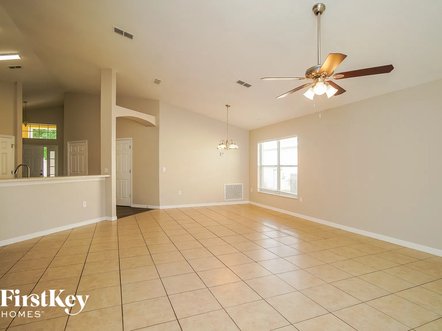 4 bed, 2.0 bath, 1804 sqft, $2,270 — Photo 4