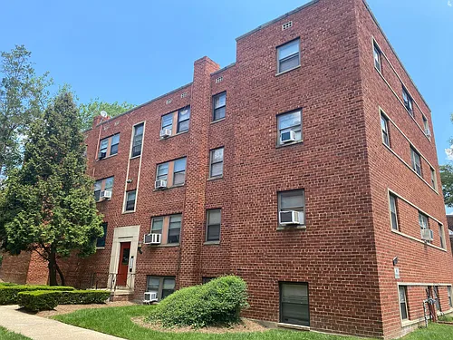 4256 Benning Rd NE Photo 1