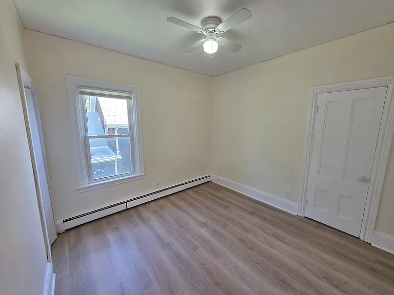 143 Union St 2ndflr 2b/1b Updated Freshpaint! Newfloors Spacious Prkg — Photo 8