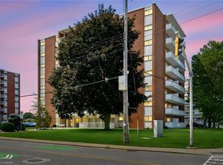 Robinson Towers, Hamilton, ON L8K 4C9