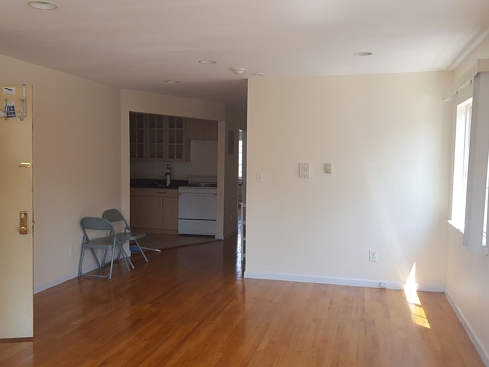1st image of 3012 33rd St