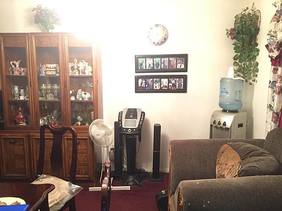 3rd image of 6916 Carothers St