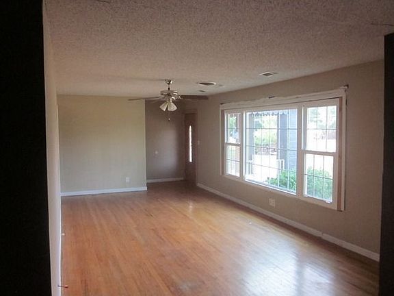 4th image of 1216 Highland Dr