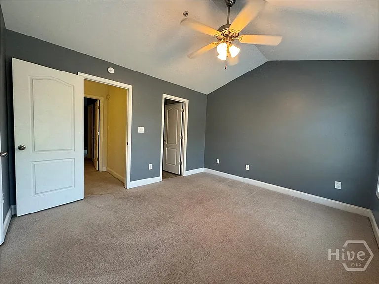 409 Whitehall Rd — Photo 16