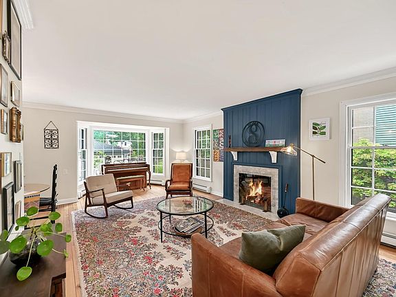 4th image of 8332 N Greenvale ROAD