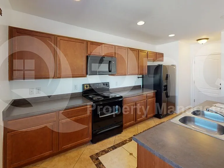 7037 S Red Maids Dr — Photo 2