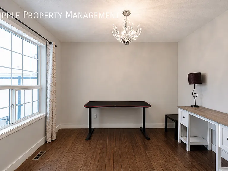 541 Citadel Meadow Bay NW #UPPER — Photo 4