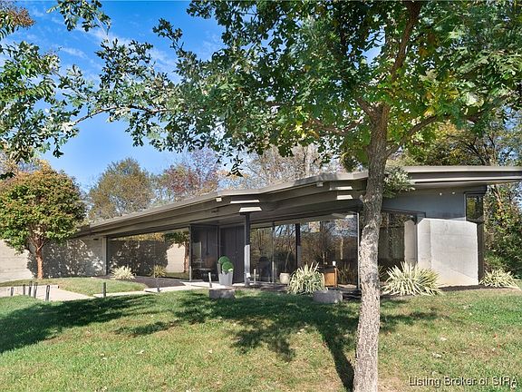 2nd image of 10690 Morgans Lane SE