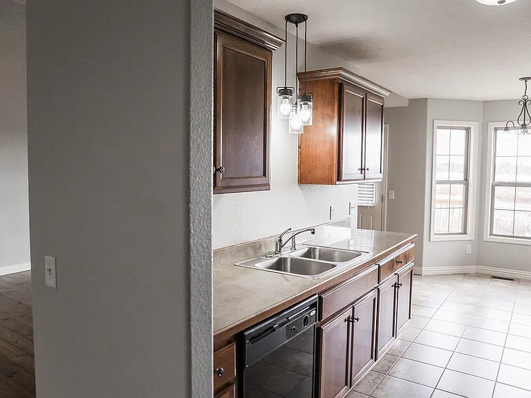 2604 W Garton Rd — Photo 18