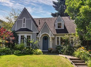 3346 NE Peerless Pl, Portland, OR 97232