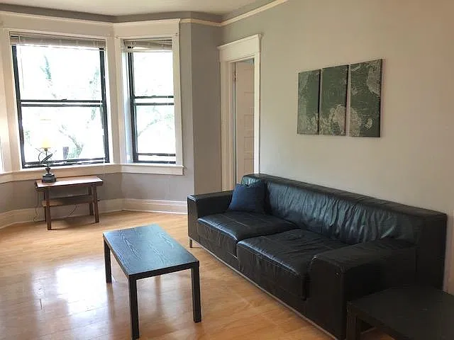 4 bed, 1500 sqft, $4,100 — Photo 4