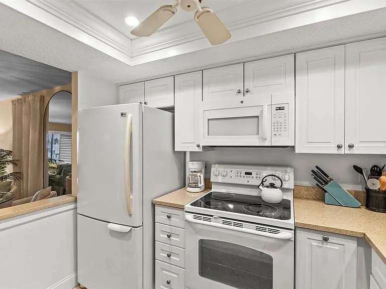 1001 Benjamin Franklin Dr #512 — Photo 7
