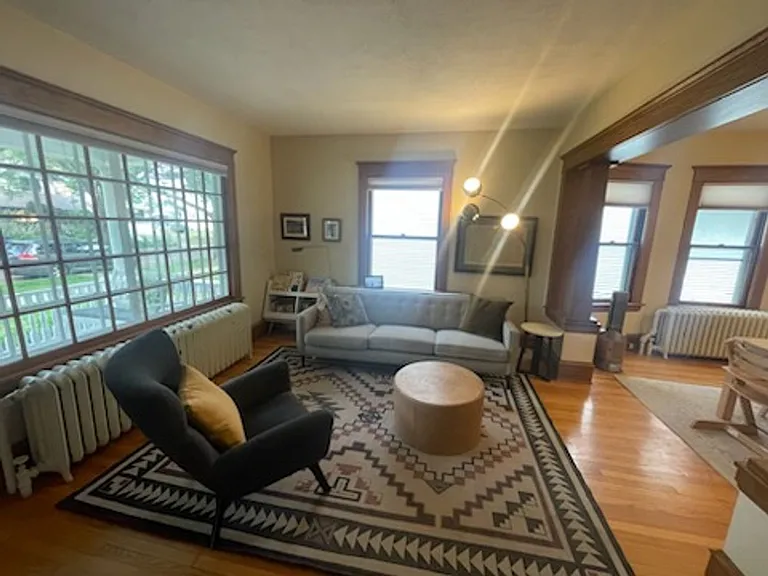 1720 Laurel Ave — Photo 4