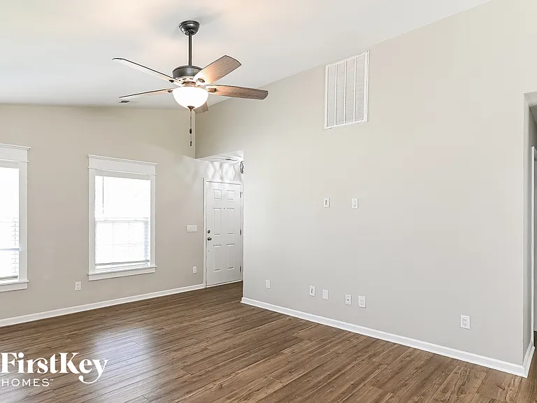 324 Brickhope Ln — Photo 4