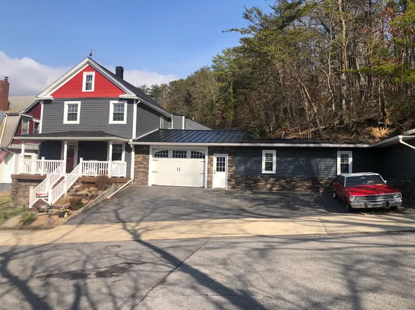 622 Prospect Walk, Clifton Forge, VA 24422