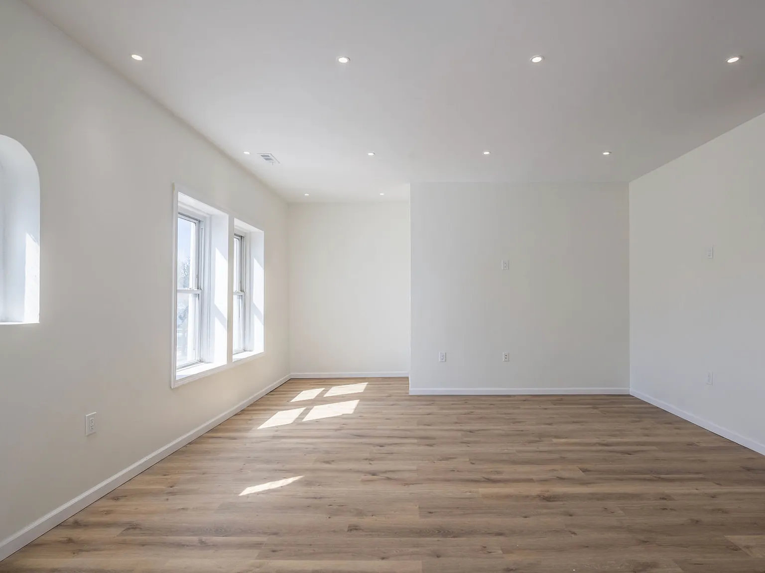 2 bed, 2.5 bath, 1400 sqft, $2,250 — Photo 4