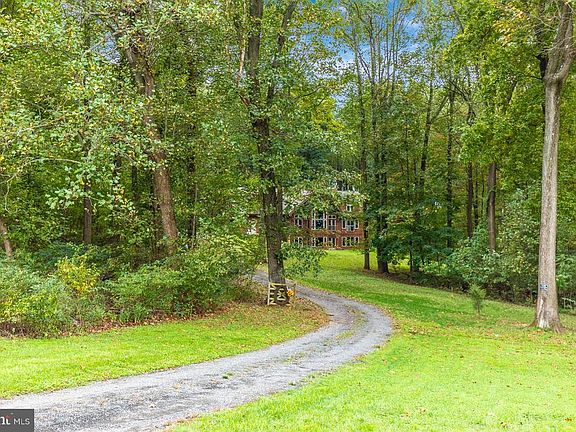 Long private driveway