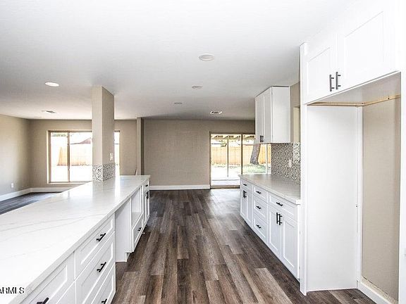 4th image of 3401 W DIANA Avenue