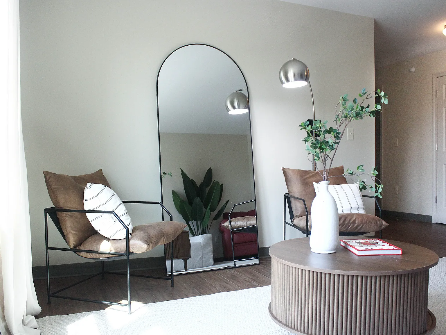 College Suites at City Station East — Photo 2